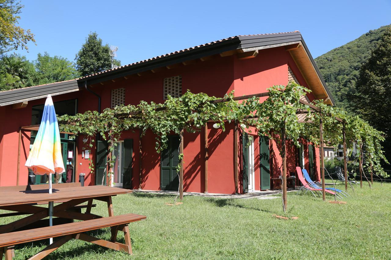 Ostello Casa Rossa لافينو-مومبيلو المظهر الخارجي الصورة